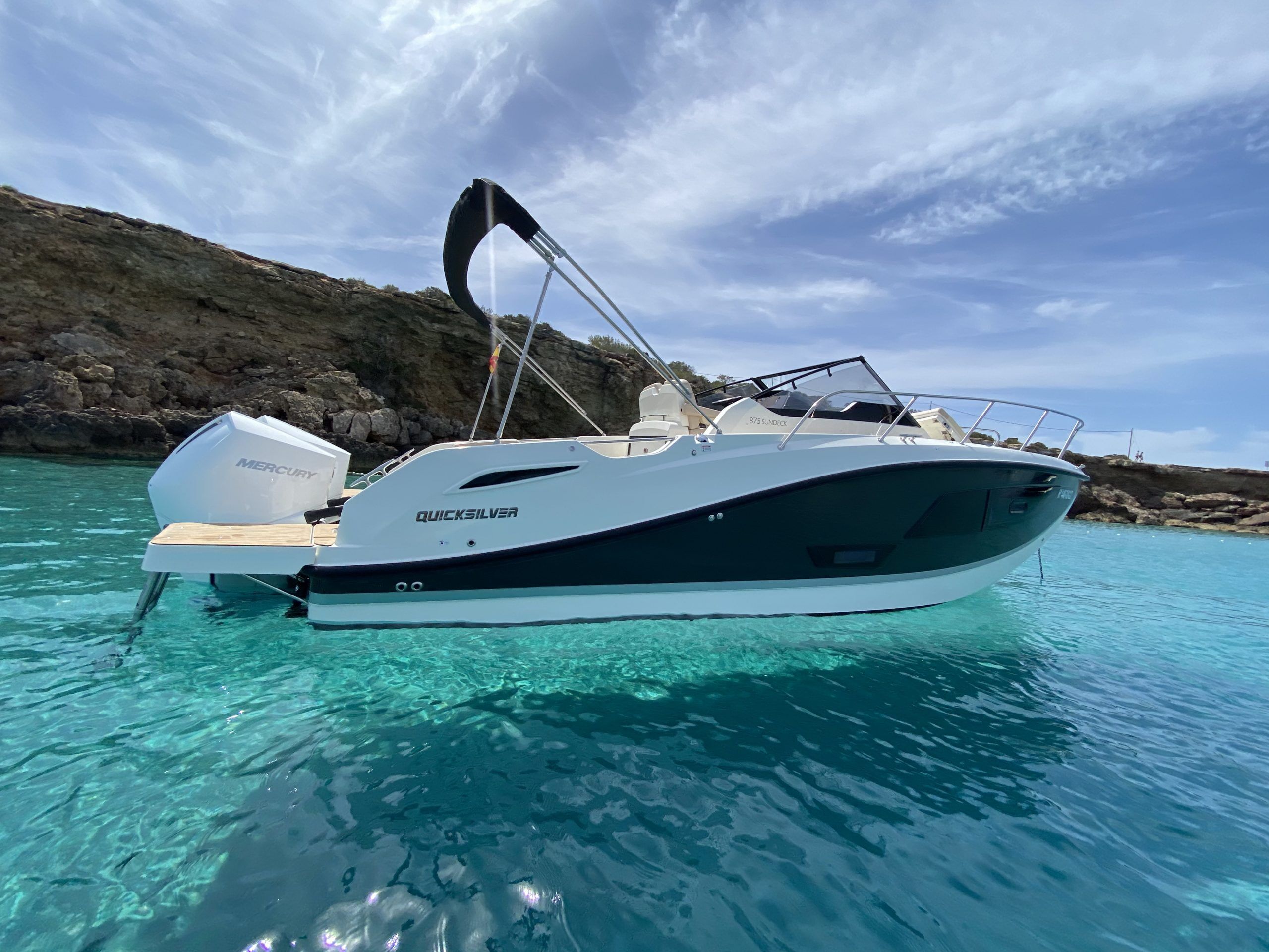 QUICKSILVER 875 SUNDECK
