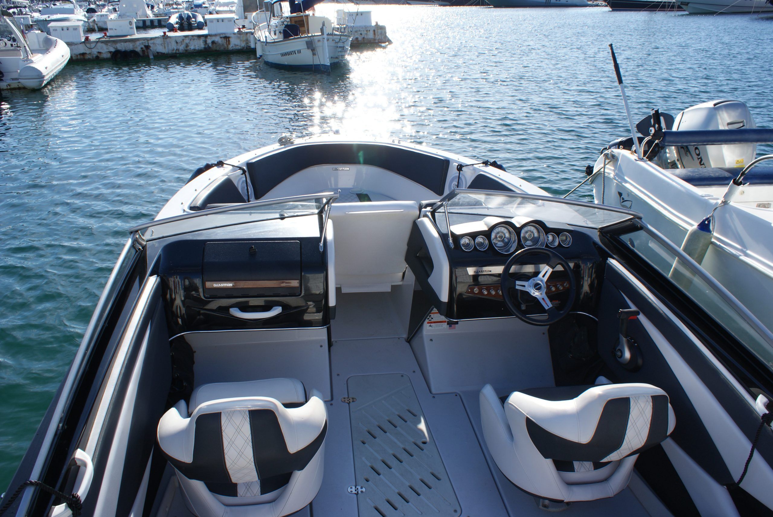 GLASTRON 225 GTS - Imagen 3