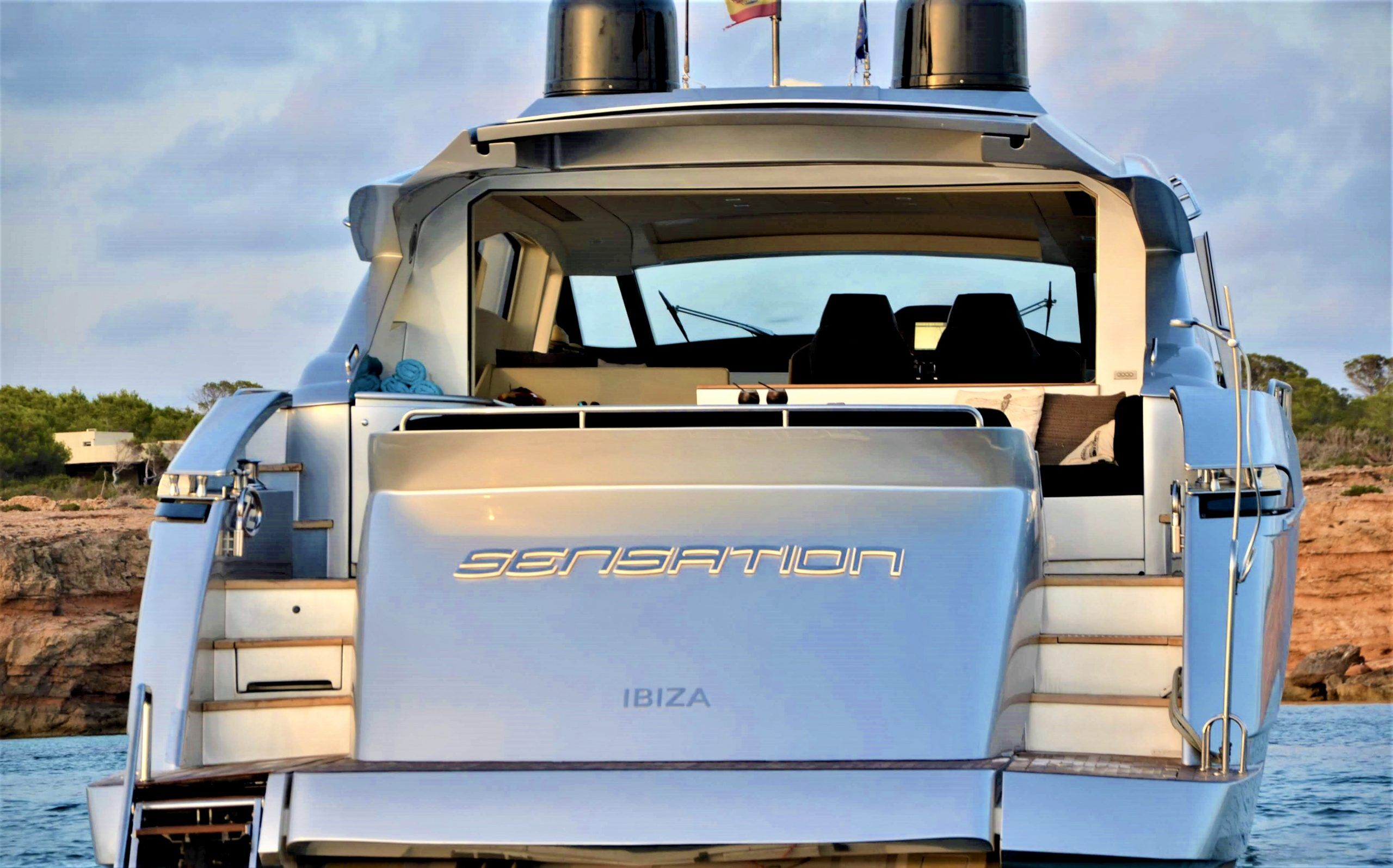 Pershing 72 alquiler Ibiza