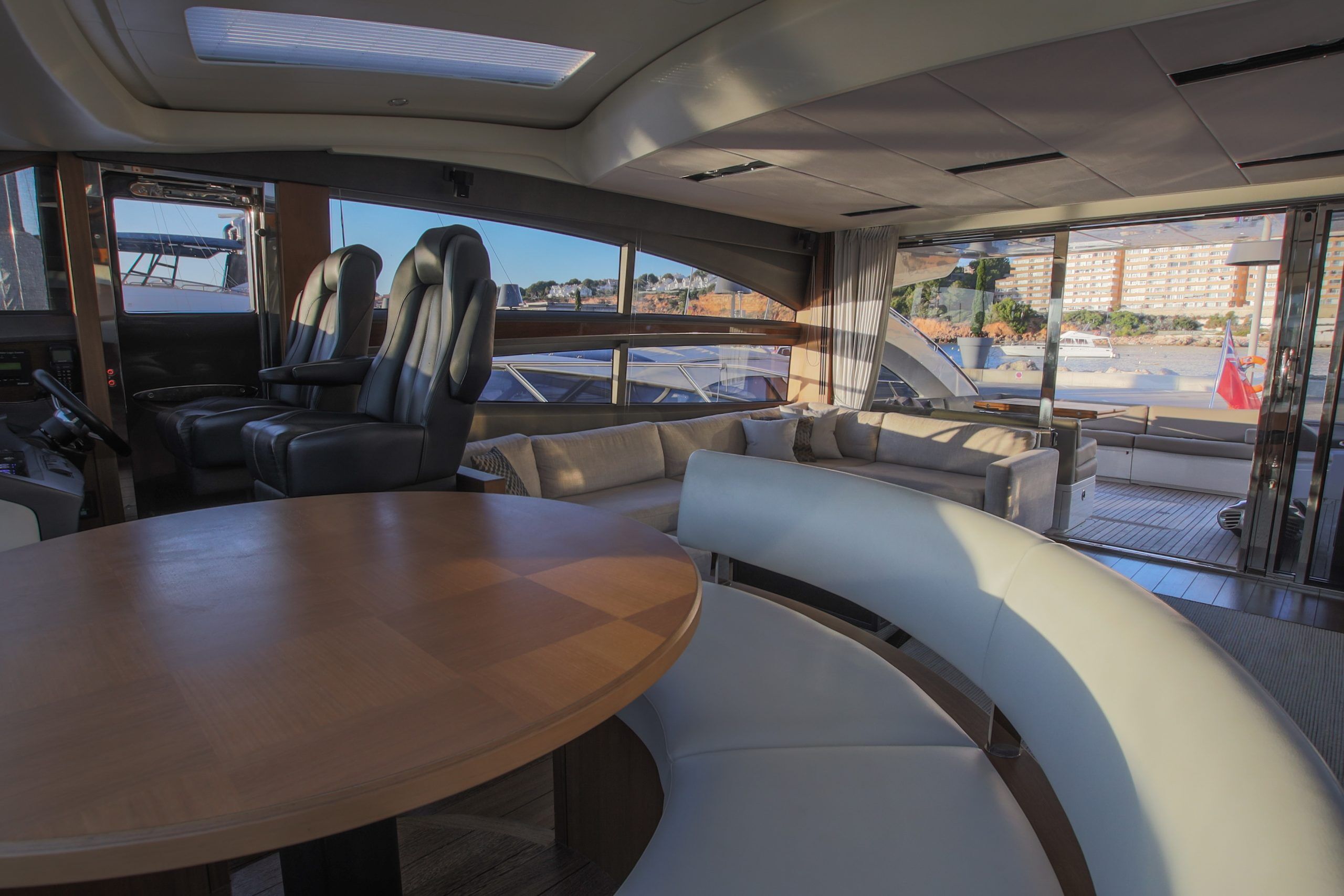 Princess v 72 alquiler en Ibiza