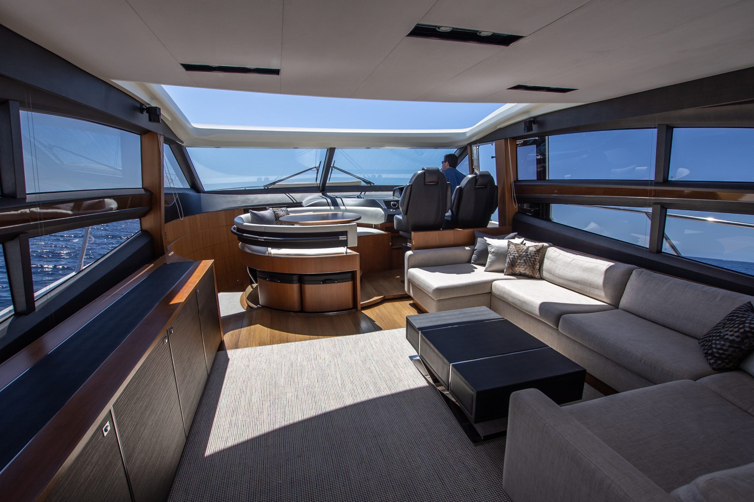 Princess v 72 alquiler en Ibiza